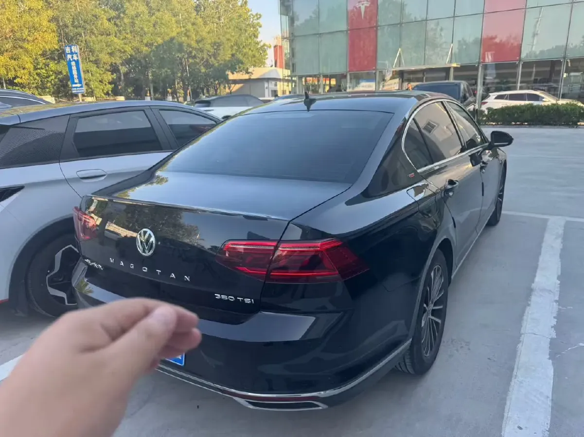 2020 Volkswagen Magotan 2.0T 220HP L4 7DCT,autocango,china used car exporter,china ev exporter,chinese used car exporter,chinese used ev exporter