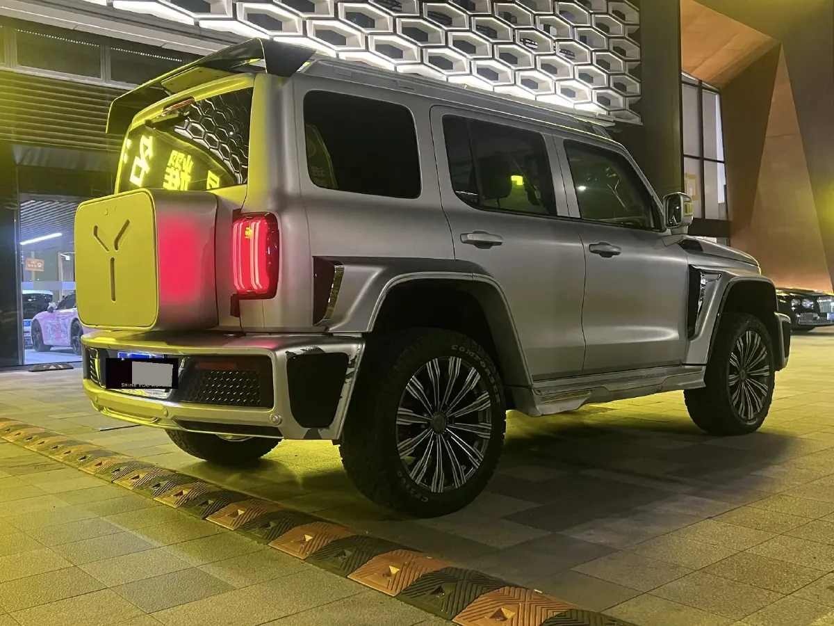 2021 Cyberspace 300 2.0T 227HP L4 8AT,autocango,china used car exporter,china ev exporter,chinese used car exporter,chinese used ev exporter