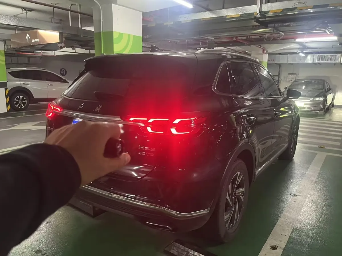 2022 HongQi HS5 2.0T 224HP L4 6AT,autocango,china used car exporter,china ev exporter,chinese used car exporter,chinese used ev exporter