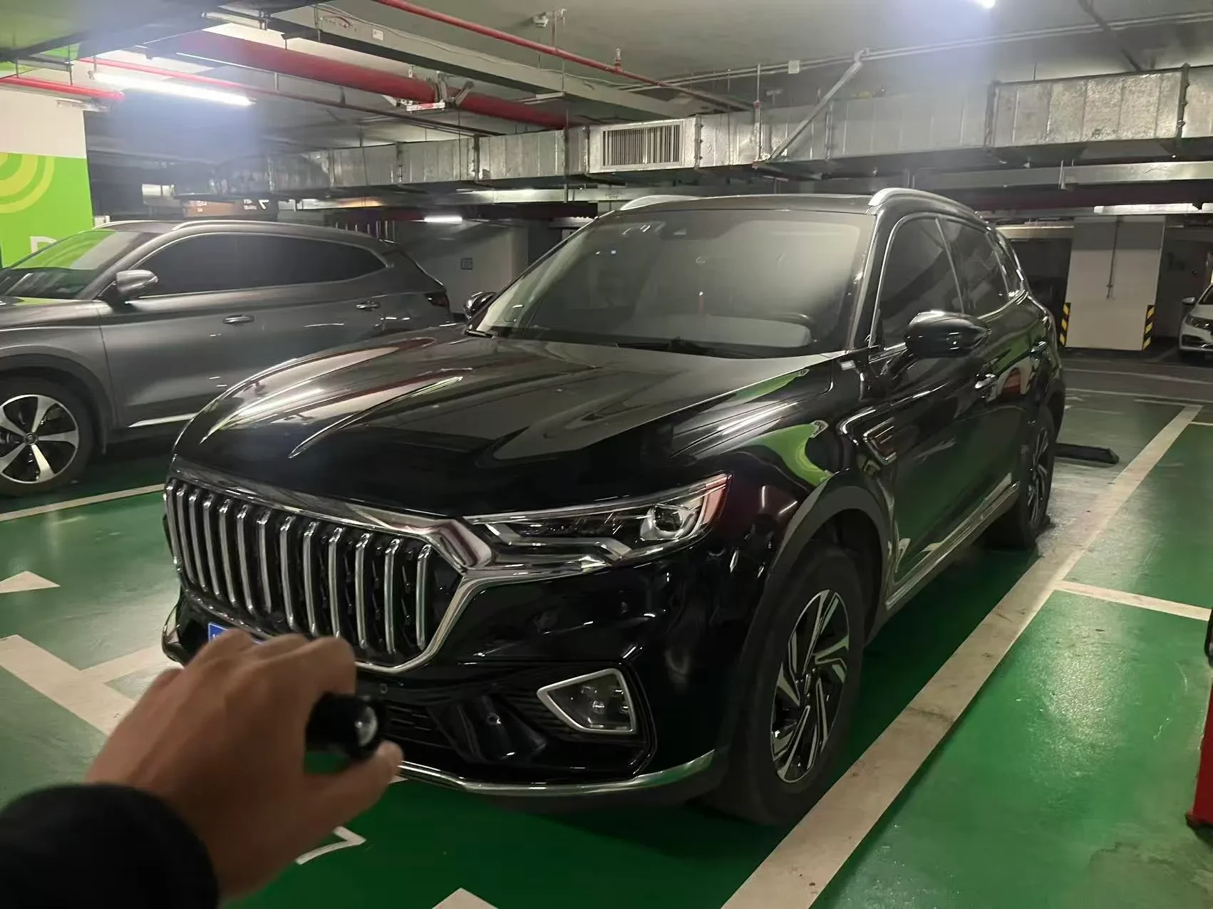 2022 HongQi HS5 2.0T 224HP L4 6AT