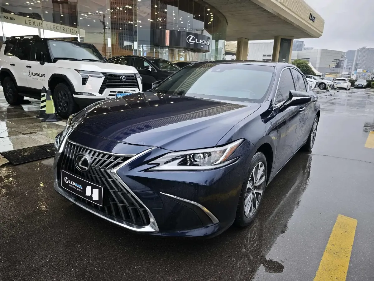2023 Lexus ES 2.0L 173HP L4 CVT,autocango,china used car exporter,china ev exporter,chinese used car exporter,chinese used ev exporter
