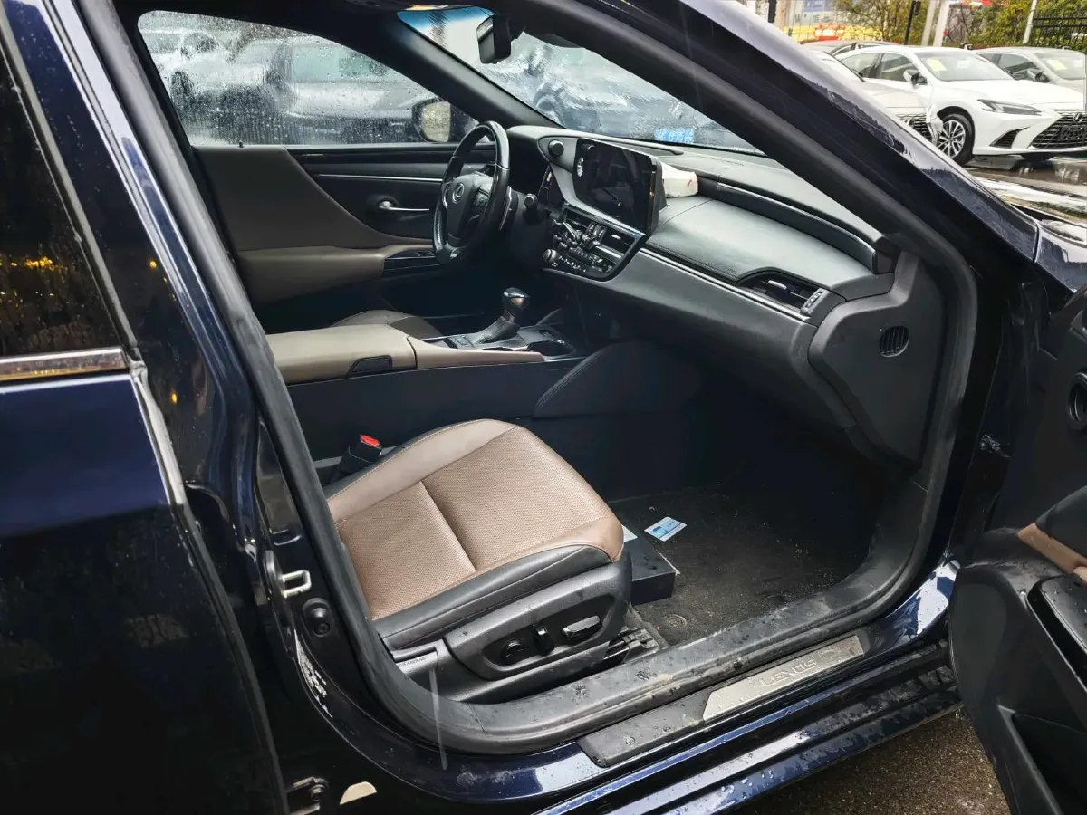2023 Lexus ES 2.0L 173HP L4 CVT,autocango,china used car exporter,china ev exporter,chinese used car exporter,chinese used ev exporter