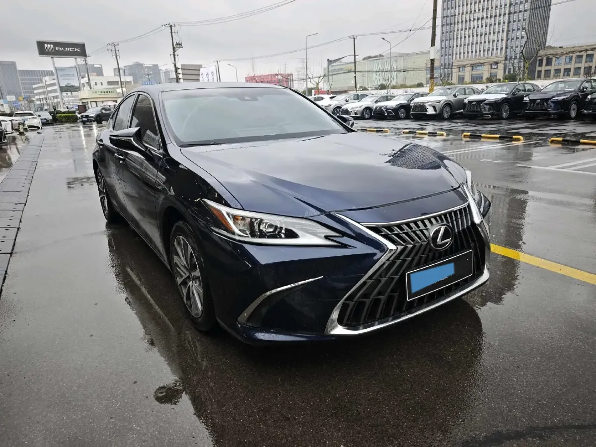 2023 Lexus ES 2.0L 173HP L4 CVT,autocango,china used car exporter,china ev exporter,chinese used car exporter,chinese used ev exporter