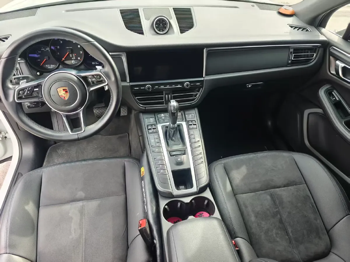 2018 Porsche Macan 2.0T 252HP L4 7DCT,autocango,china used car exporter,china ev exporter,chinese used car exporter,chinese used ev exporter