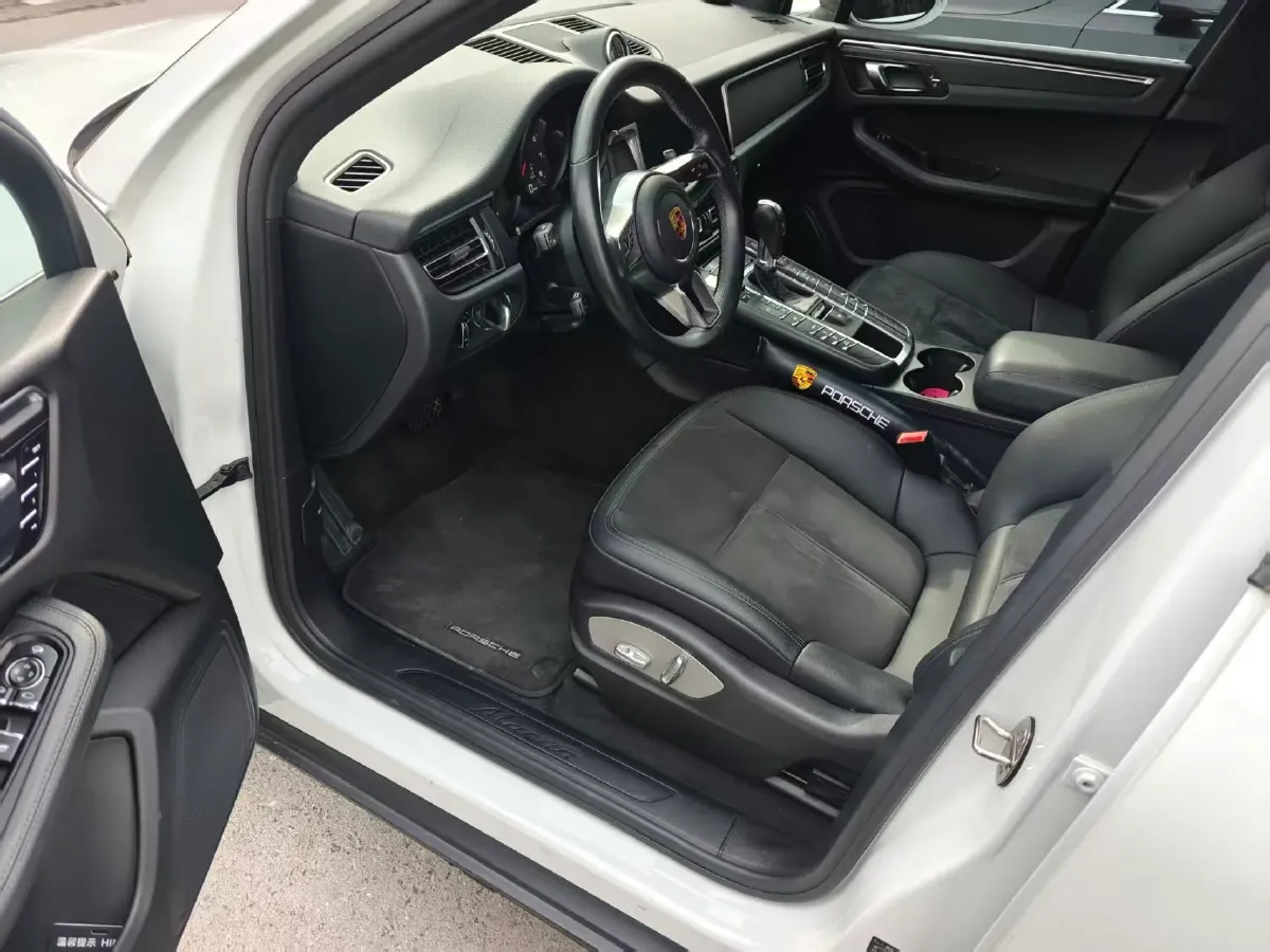 2018 Porsche Macan 2.0T 252HP L4 7DCT,autocango,china used car exporter,china ev exporter,chinese used car exporter,chinese used ev exporter