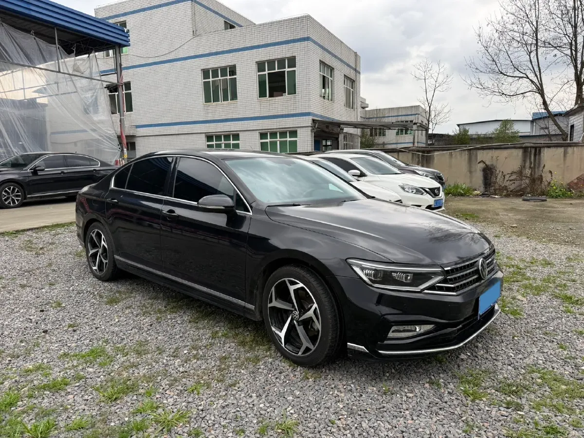 2023 Volkswagen Magotan 2.0T 186HP L4 7DCT,autocango,china used car exporter,china ev exporter,chinese used car exporter,chinese used ev exporter