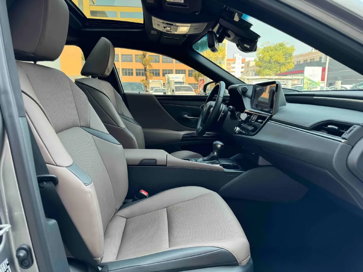 2022 Lexus ES 2.5L 178HP L4 E-CVT Hybrid,autocango,china used car exporter,china ev exporter,chinese used car exporter,chinese used ev exporter