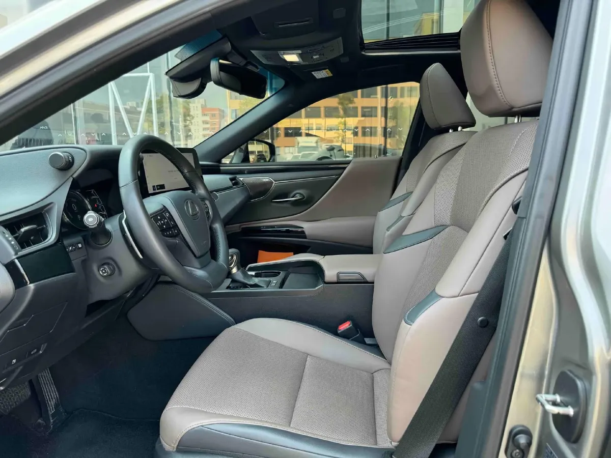 2022 Lexus ES 2.5L 178HP L4 E-CVT Hybrid,autocango,china used car exporter,china ev exporter,chinese used car exporter,chinese used ev exporter