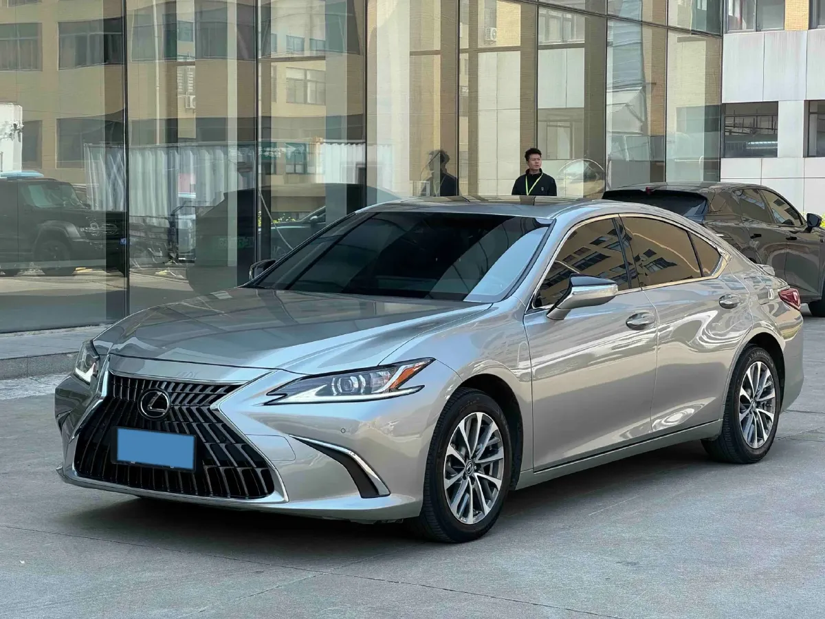 2022 Lexus ES 2.5L 178HP L4 E-CVT Hybrid,autocango,china used car exporter,china ev exporter,chinese used car exporter,chinese used ev exporter