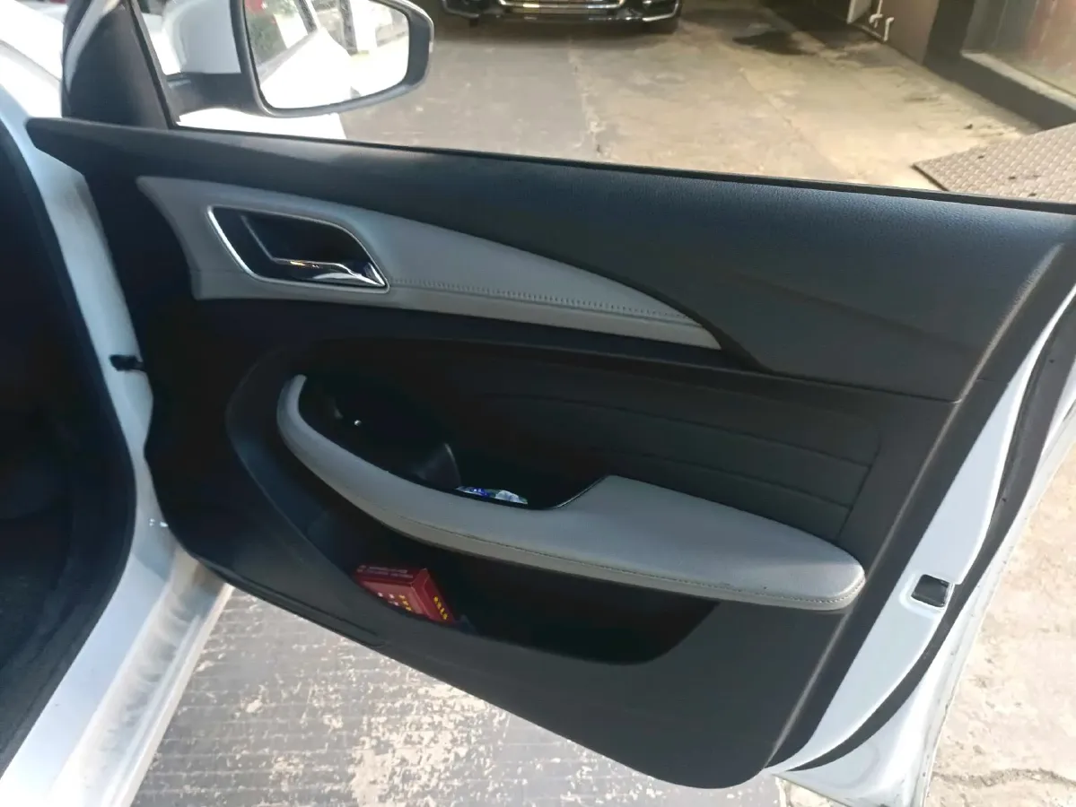 2018 Roewe Ei5 BEV 35KWH,autocango,china used car exporter,china ev exporter,chinese used car exporter,chinese used ev exporter