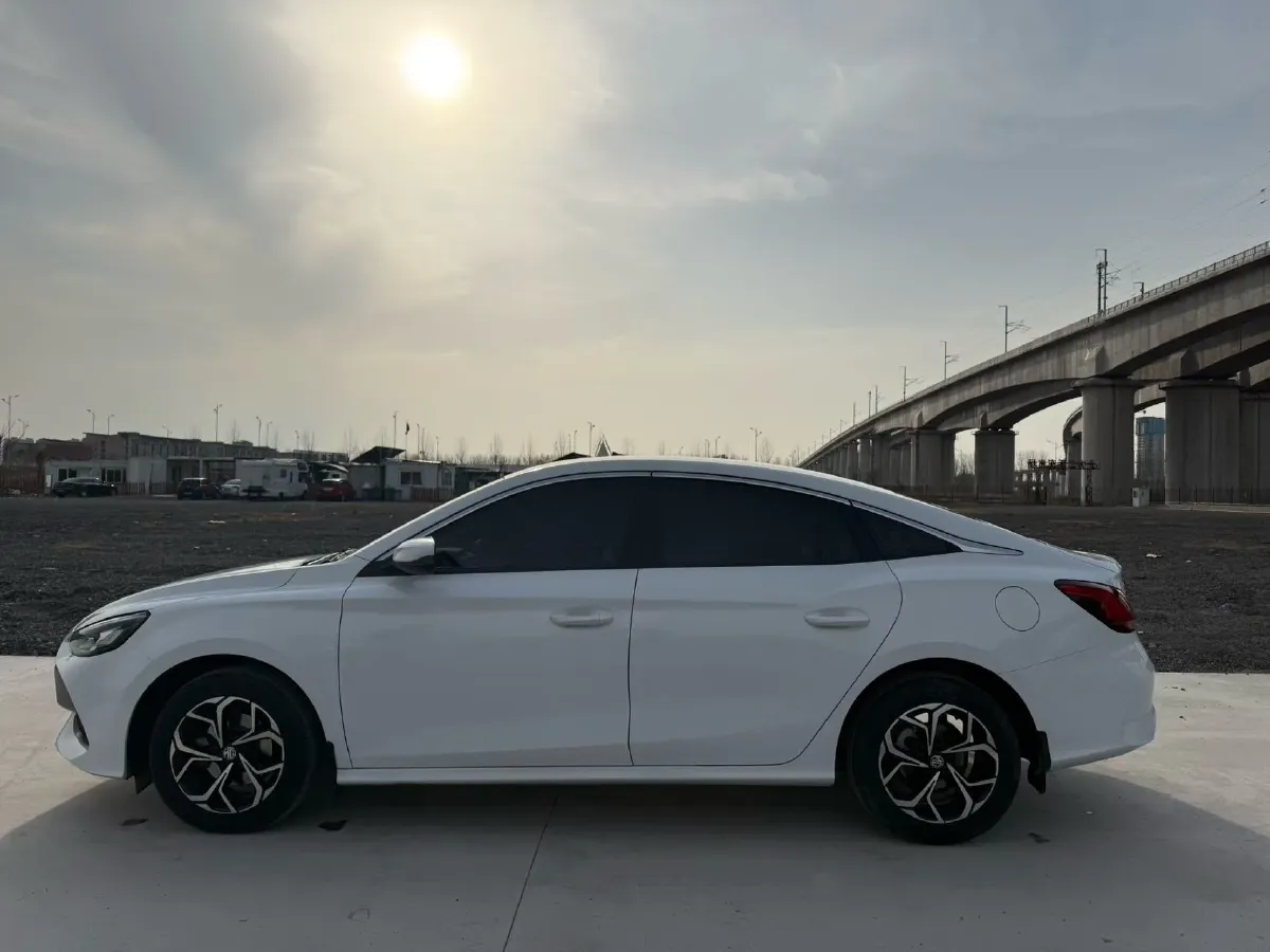 2023 MG 5 1.5L 129HP L4 5MT,autocango,china used car exporter,china ev exporter,chinese used car exporter,chinese used ev exporter