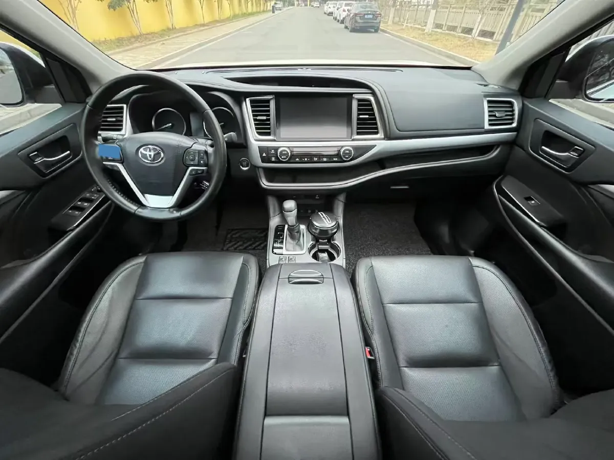 2018 Jeep Grand Commander 2.0T 265HP L4 9AT,autocango,china used car exporter,china ev exporter,chinese used car exporter,chinese used ev exporter