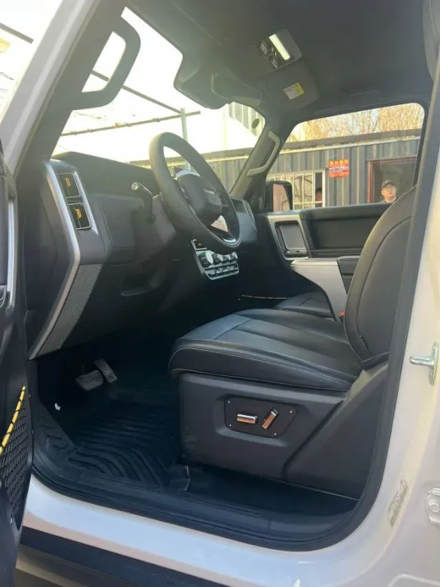 2025 Yufeng Auto Golden Warehouse BEV,autocango,china used car exporter,china ev exporter,chinese used car exporter,chinese used ev exporter