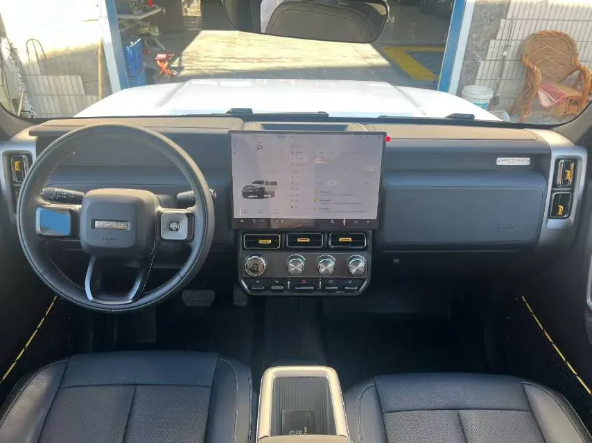 2025 Yufeng Auto Golden Warehouse BEV,autocango,china used car exporter,china ev exporter,chinese used car exporter,chinese used ev exporter