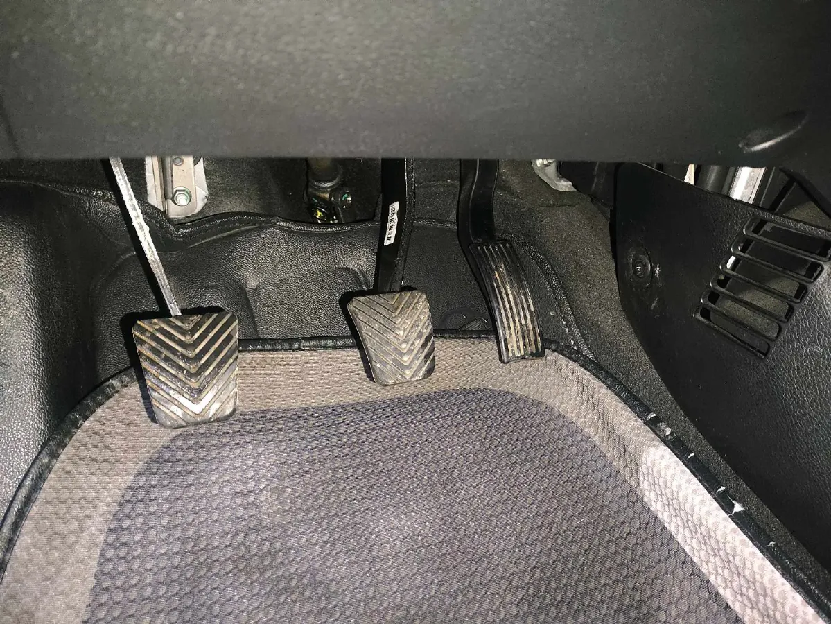 2017 Hyundai Reina 1.4L 95HP L4 5MT,autocango,china used car exporter,china ev exporter,chinese used car exporter,chinese used ev exporter