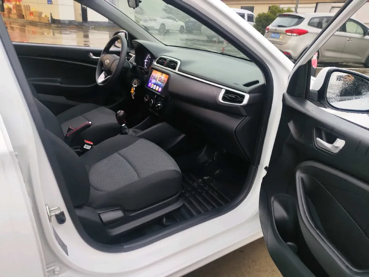 2017 Hyundai Reina 1.4L 95HP L4 5MT,autocango,china used car exporter,china ev exporter,chinese used car exporter,chinese used ev exporter