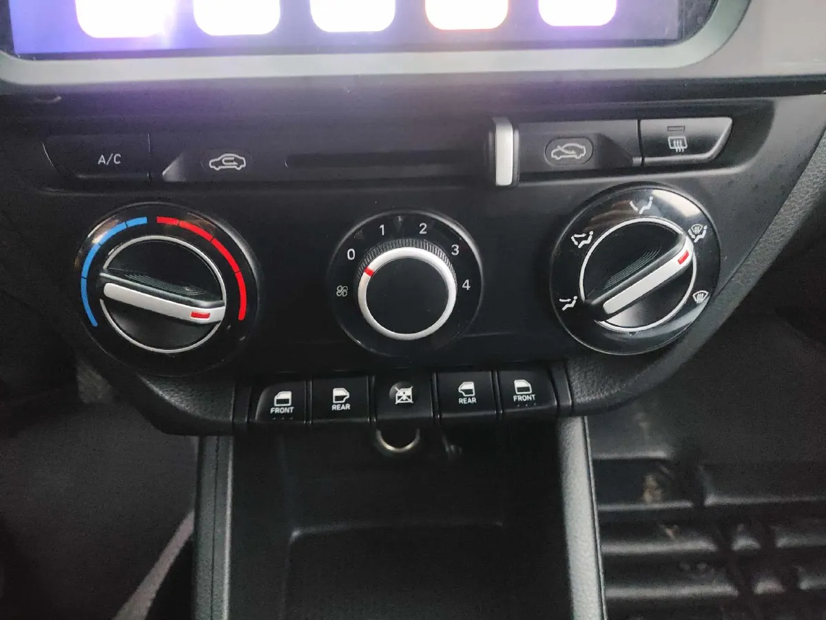 2017 Hyundai Reina 1.4L 95HP L4 5MT,autocango,china used car exporter,china ev exporter,chinese used car exporter,chinese used ev exporter