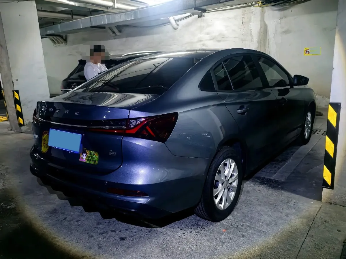 2026 Roewe i5 1.5L 129HP L4 5MT,autocango,china used car exporter,china ev exporter,chinese used car exporter,chinese used ev exporter