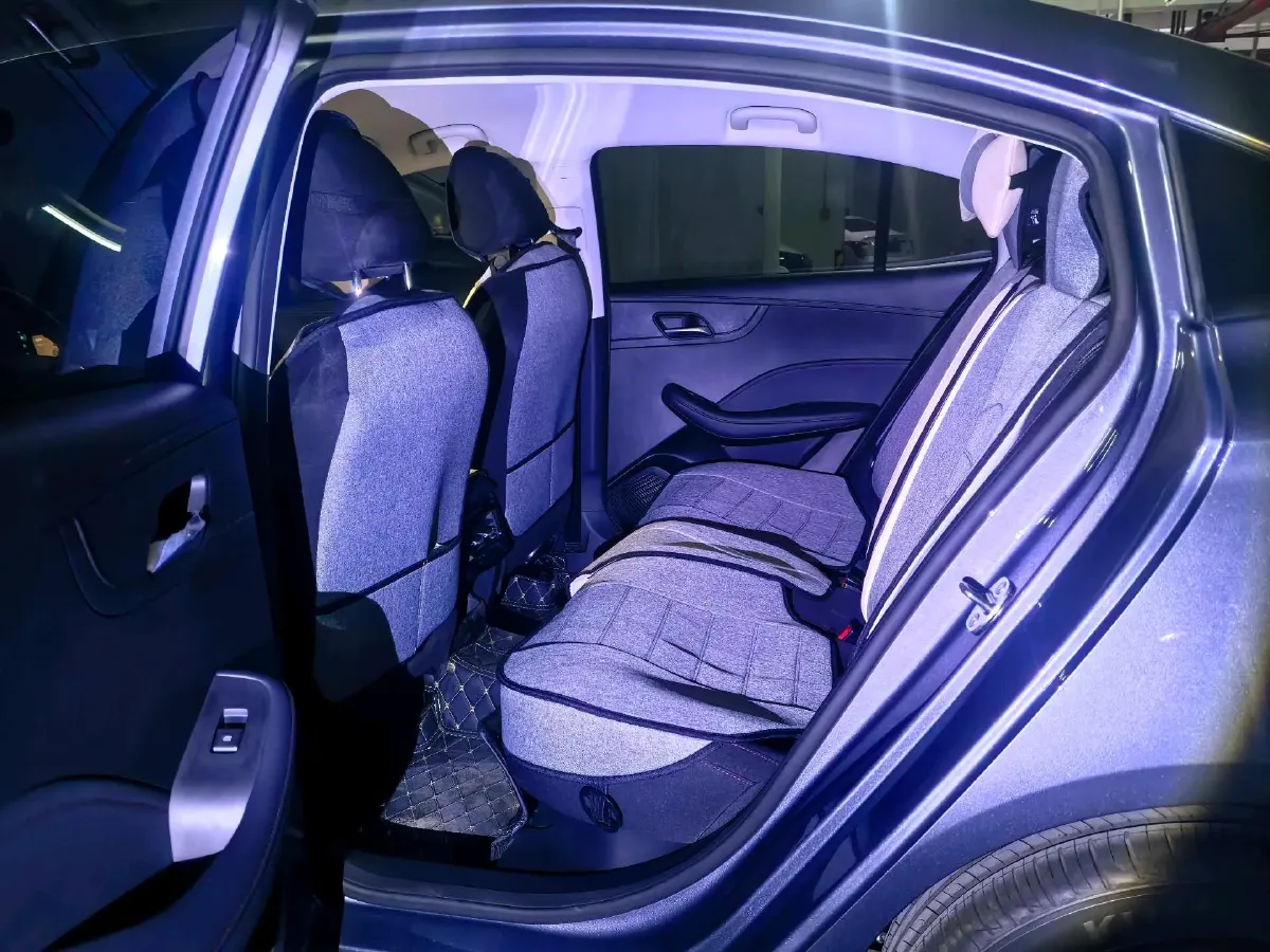 2026 Roewe i5 1.5L 129HP L4 5MT,autocango,china used car exporter,china ev exporter,chinese used car exporter,chinese used ev exporter