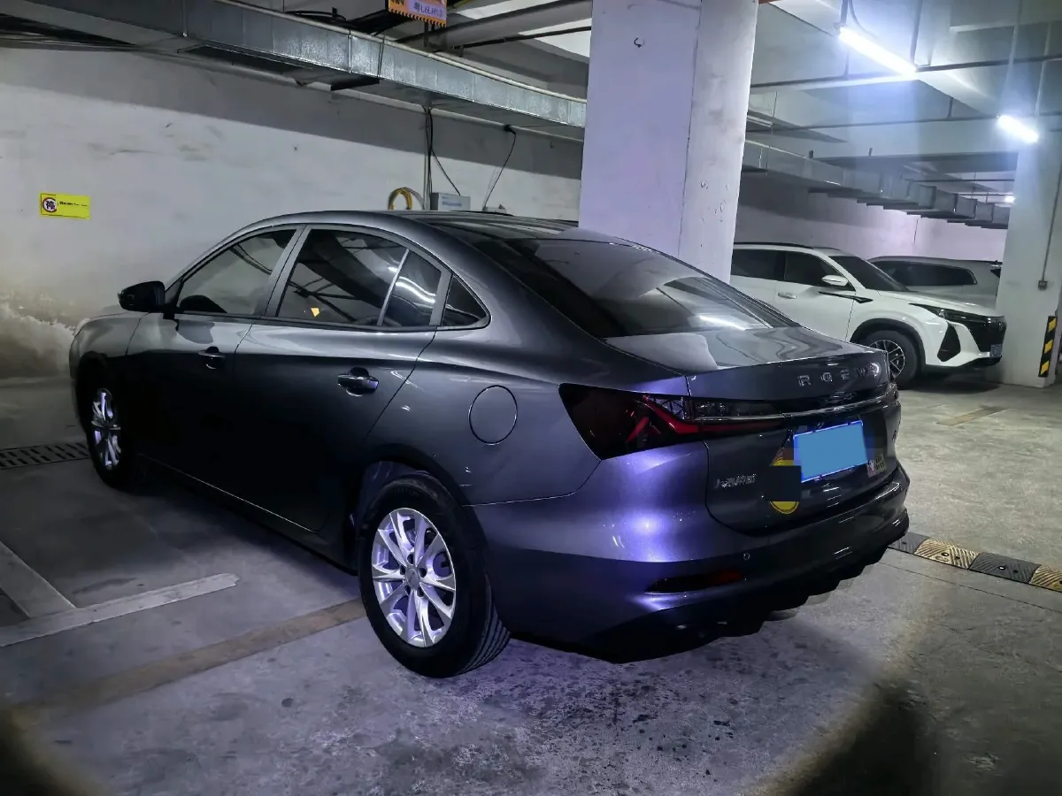 2026 Roewe i5 1.5L 129HP L4 5MT,autocango,china used car exporter,china ev exporter,chinese used car exporter,chinese used ev exporter