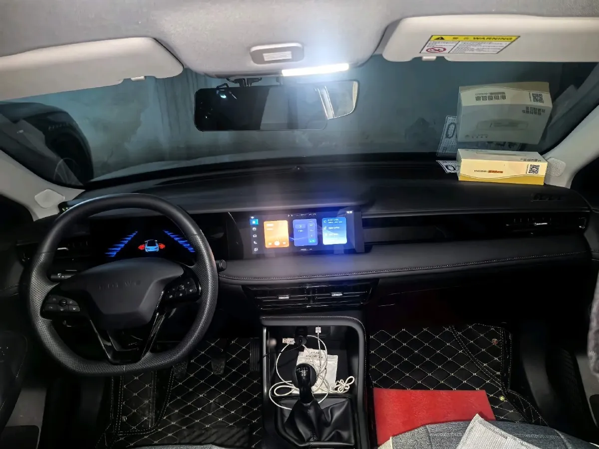 2026 Roewe i5 1.5L 129HP L4 5MT,autocango,china used car exporter,china ev exporter,chinese used car exporter,chinese used ev exporter