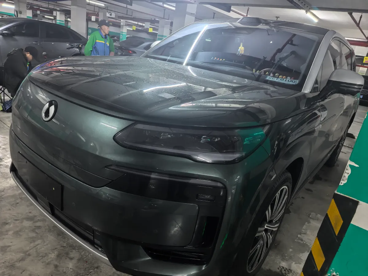 2026 Denza DenzaN9 2.0T 207HP L4 E-CVT PHEV,autocango,china used car exporter,china ev exporter,chinese used car exporter,chinese used ev exporter
