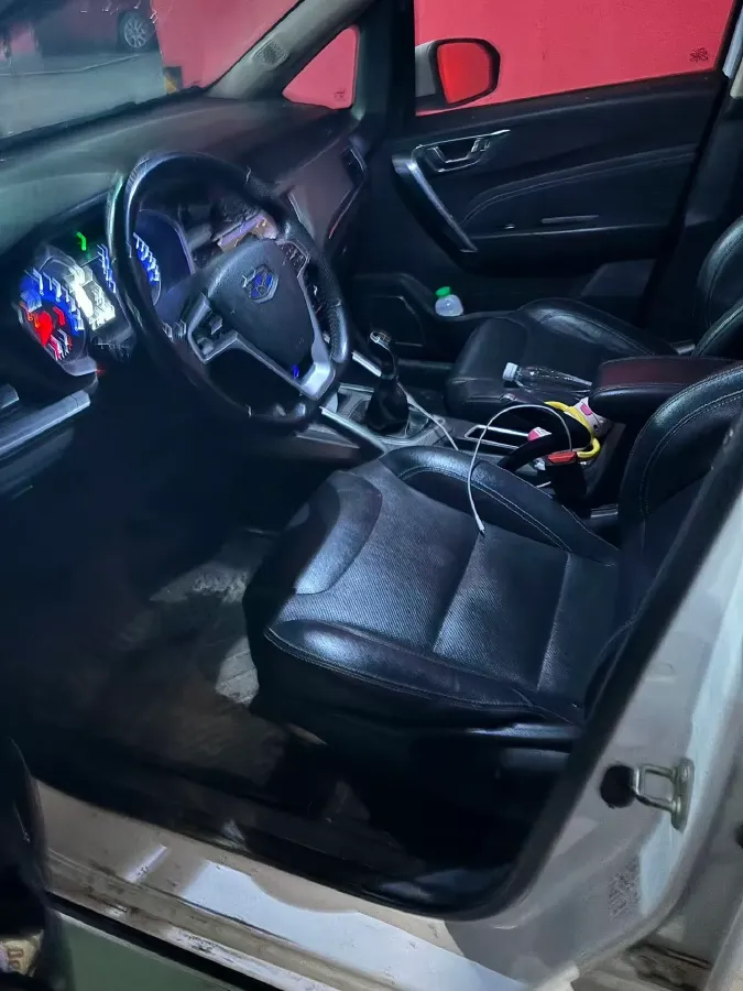 2017 Geely Vision X3 1.5L 102HP L4 5MT,autocango,china used car exporter,china ev exporter,chinese used car exporter,chinese used ev exporter