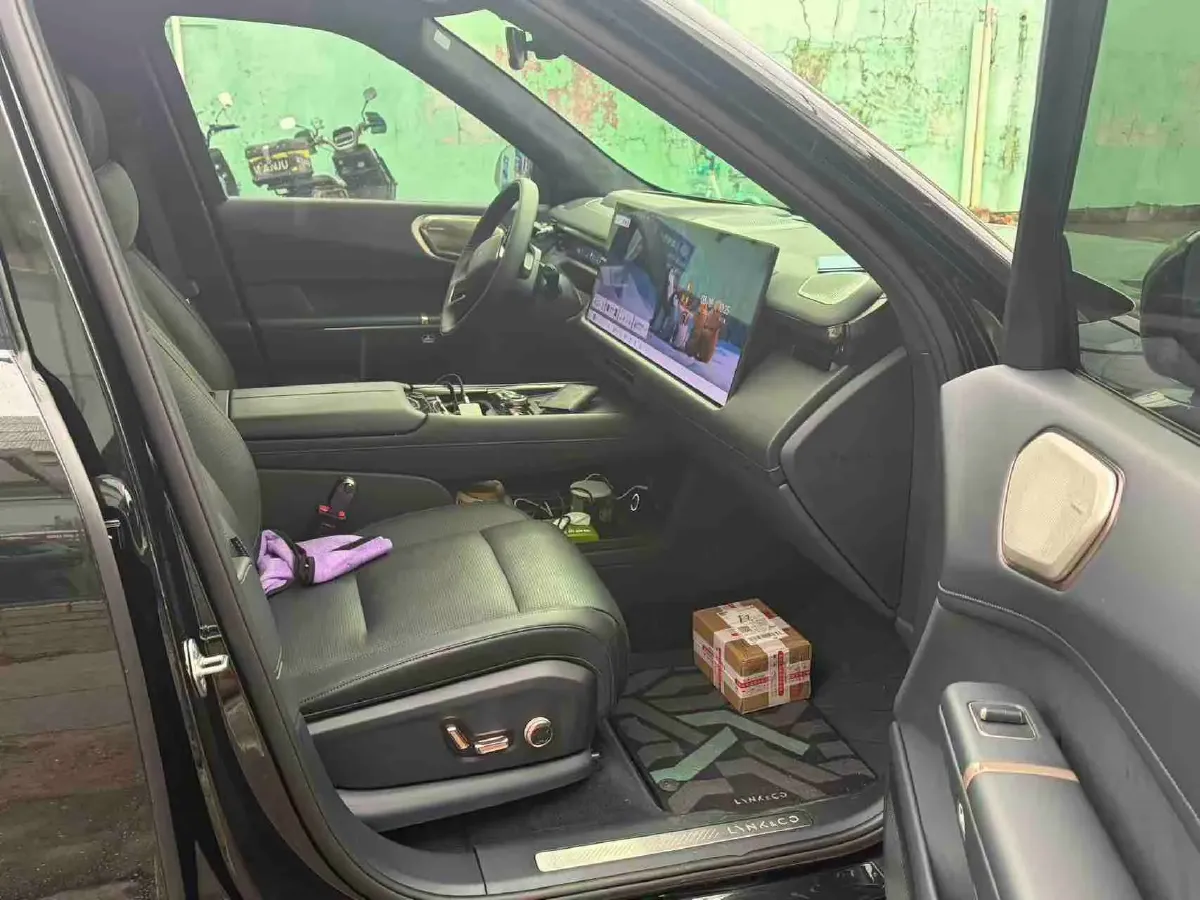 2025 LYNK&CO 900 2.0T 254HP L4 3DHT PHEV 50KWH,autocango,china used car exporter,china ev exporter,chinese used car exporter,chinese used ev exporter