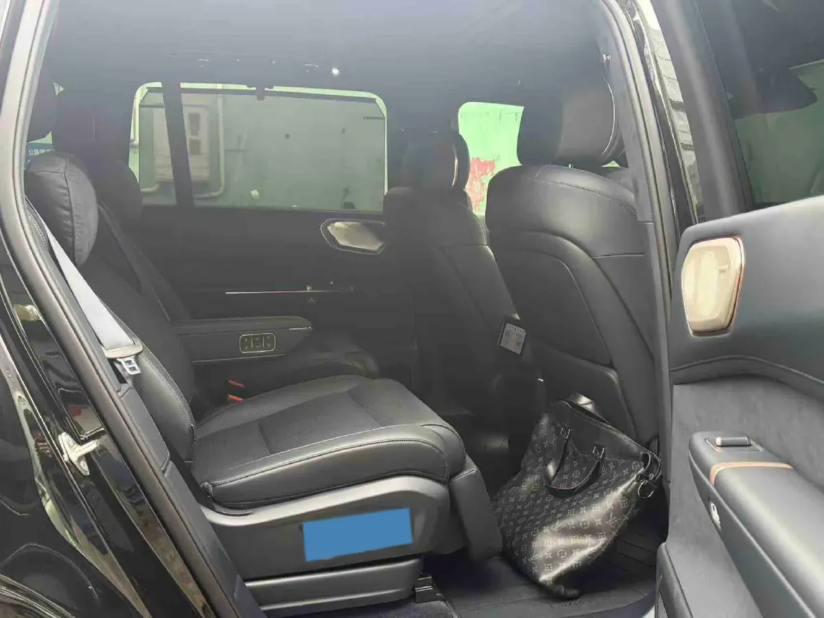 2025 LYNK&CO 900 2.0T 254HP L4 3DHT PHEV 50KWH,autocango,china used car exporter,china ev exporter,chinese used car exporter,chinese used ev exporter