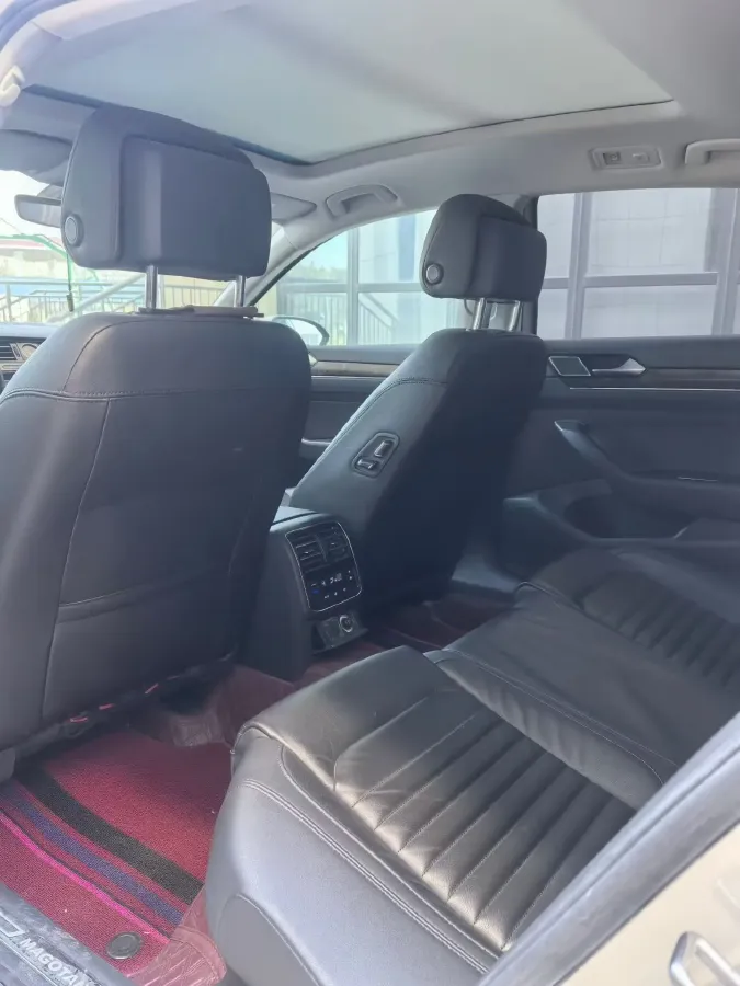 2018 Volkswagen Magotan 1.8T 180HP L4 7DCT,autocango,china used car exporter,china ev exporter,chinese used car exporter,chinese used ev exporter