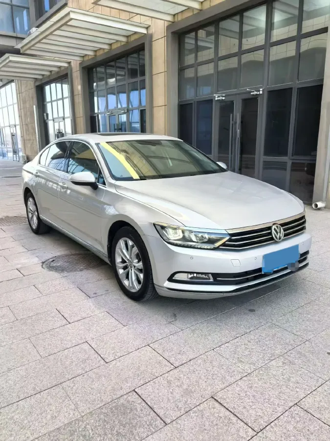2018 Volkswagen Magotan 1.8T 180HP L4 7DCT,autocango,china used car exporter,china ev exporter,chinese used car exporter,chinese used ev exporter