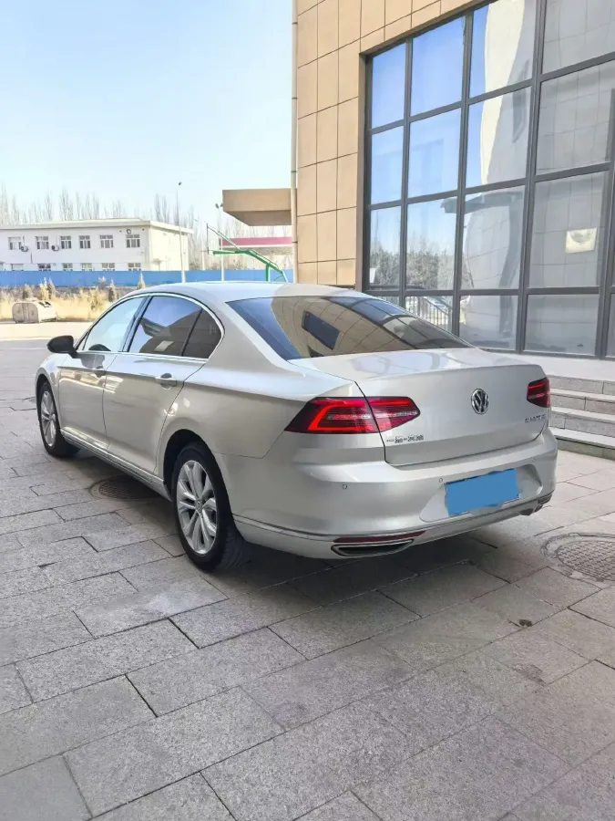 2018 Volkswagen Magotan 1.8T 180HP L4 7DCT,autocango,china used car exporter,china ev exporter,chinese used car exporter,chinese used ev exporter