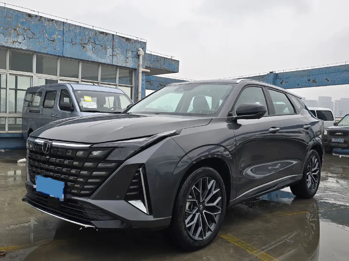2025 ChangAn UNI-Z 1.5T 188HP L4 7DCT,autocango,china used car exporter,china ev exporter,chinese used car exporter,chinese used ev exporter