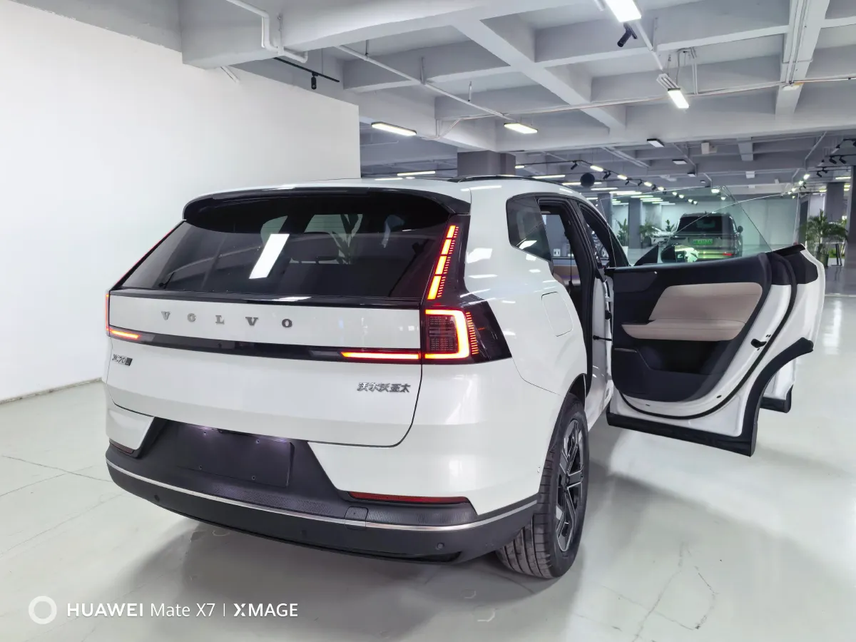 2026 Volvo XC70 PHEV 1.5T 156HP L4 3DHT PHEV,autocango,china used car exporter,china ev exporter,chinese used car exporter,chinese used ev exporter