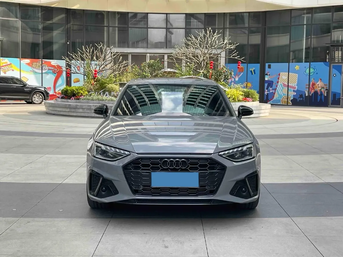 2024 Audi A4L 2.0T 190HP L4 7DCT,autocango,china used car exporter,china ev exporter,chinese used car exporter,chinese used ev exporter