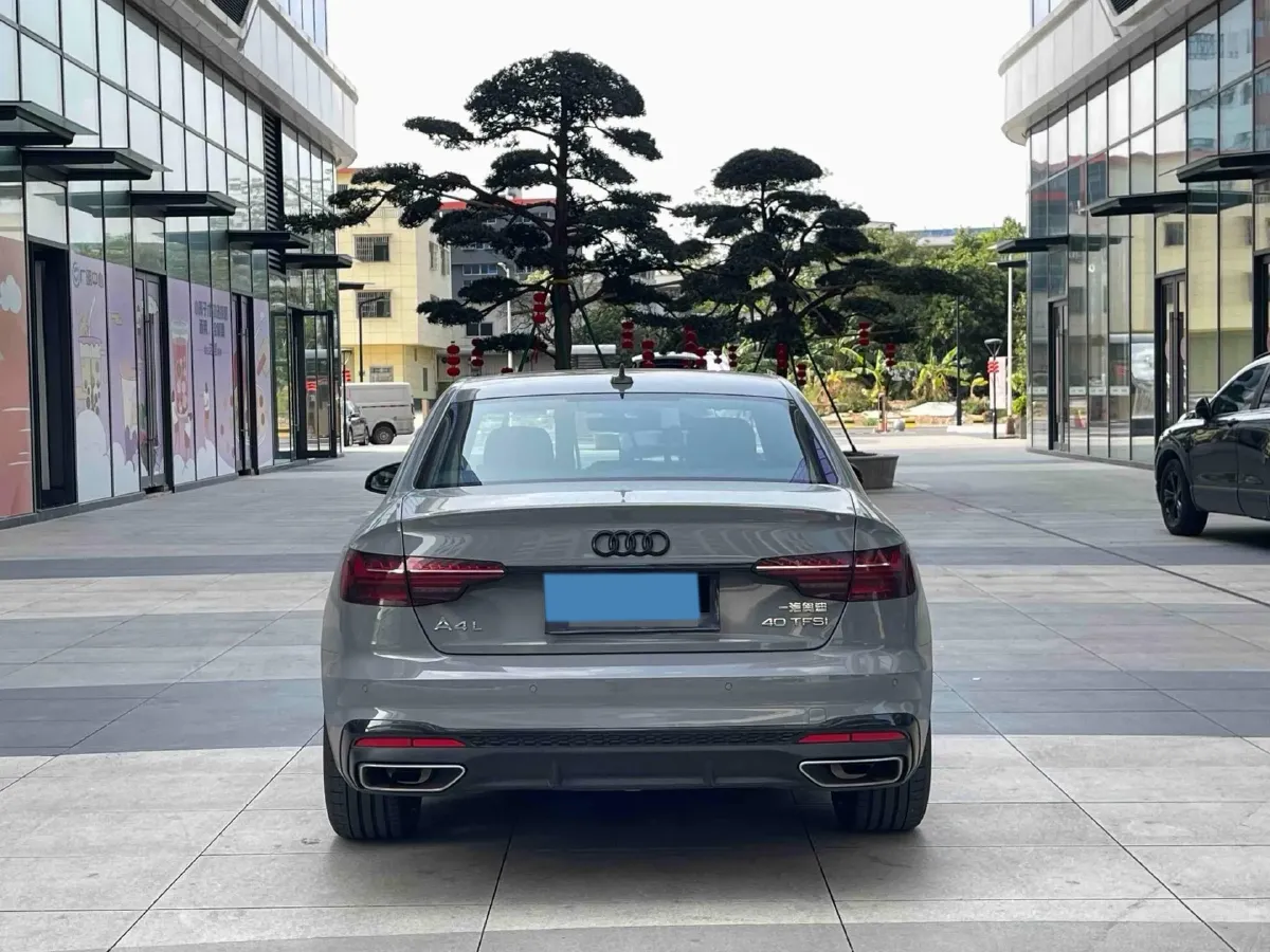 2024 Audi A4L 2.0T 190HP L4 7DCT,autocango,china used car exporter,china ev exporter,chinese used car exporter,chinese used ev exporter