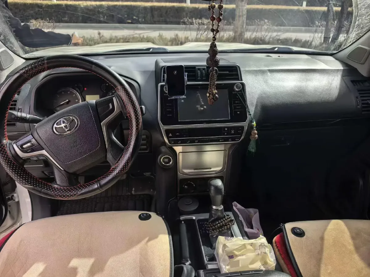 2018 Land Rover Discovery Sport 2.0T 241HP L4 9AT,autocango,china used car exporter,china ev exporter,chinese used car exporter,chinese used ev exporter