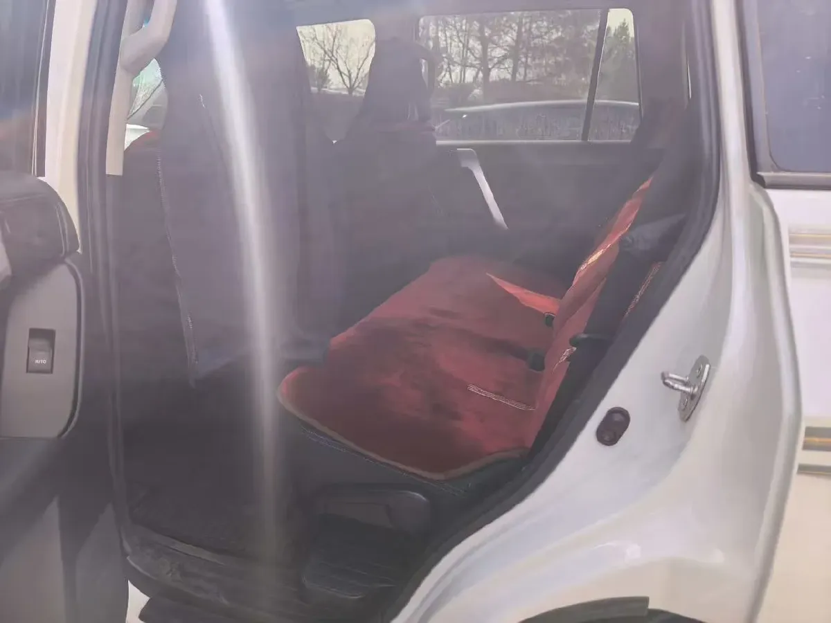 2018 Land Rover Discovery Sport 2.0T 241HP L4 9AT,autocango,china used car exporter,china ev exporter,chinese used car exporter,chinese used ev exporter