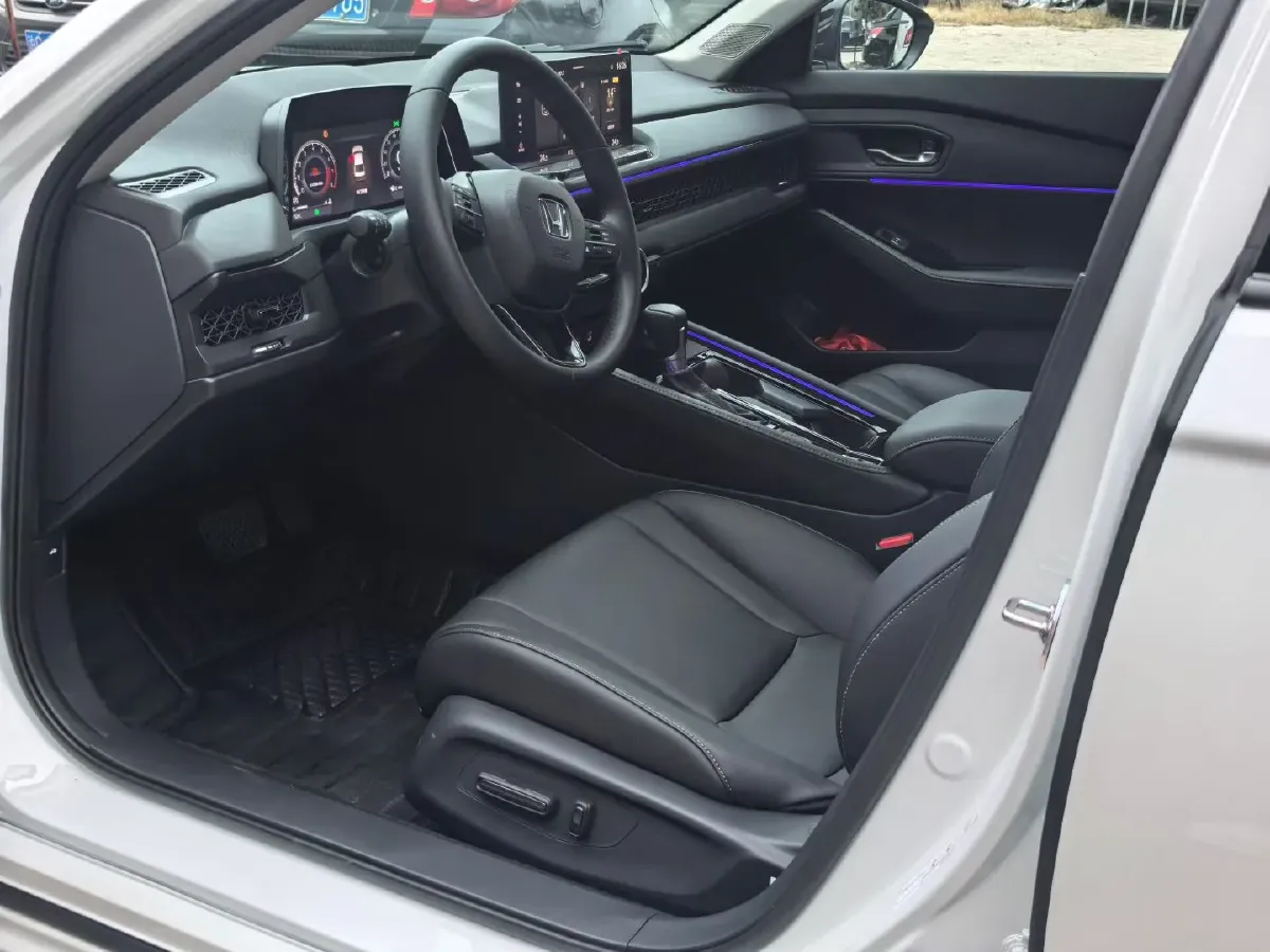 2025 Honda Accord 1.5T 192HP L4 CVT,autocango,china used car exporter,china ev exporter,chinese used car exporter,chinese used ev exporter