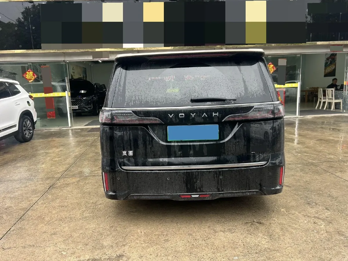 2024 Voyah Dream 1.5T 150HP L4 PHEV 43KWH,autocango,china used car exporter,china ev exporter,chinese used car exporter,chinese used ev exporter