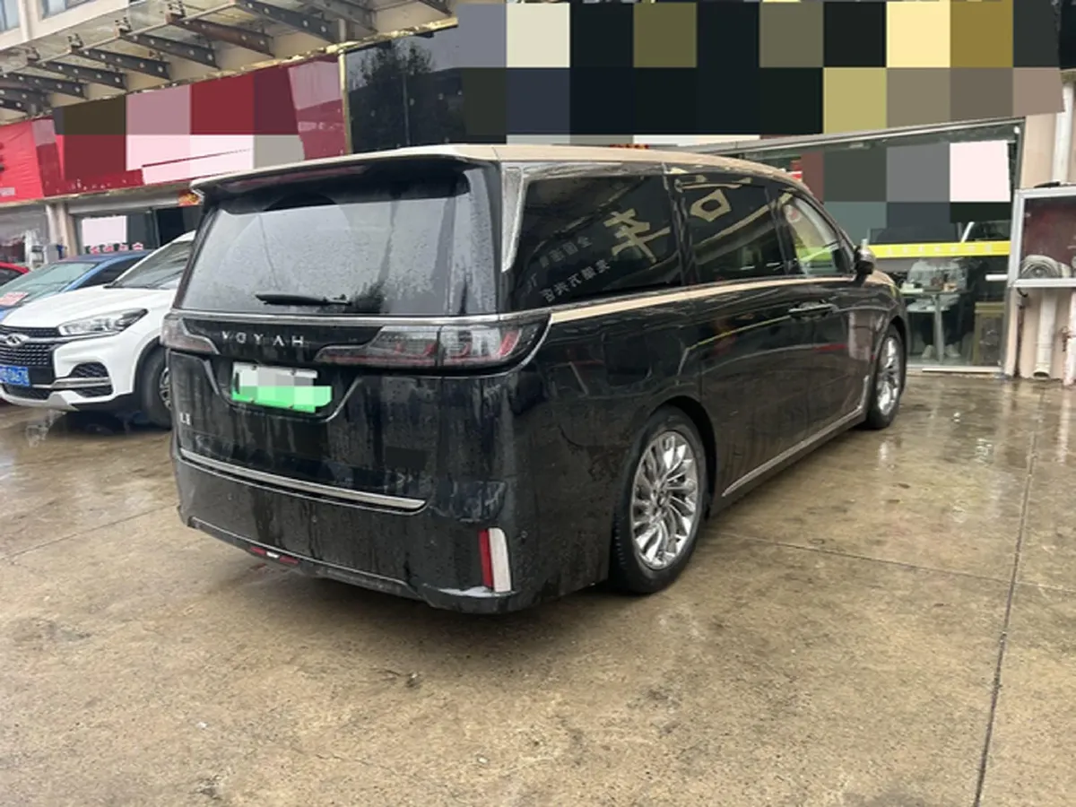 2024 Voyah Dream 1.5T 150HP L4 PHEV 43KWH,autocango,china used car exporter,china ev exporter,chinese used car exporter,chinese used ev exporter