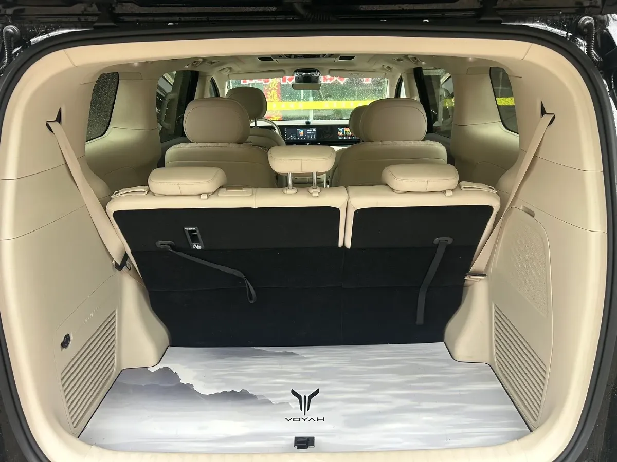 2024 Voyah Dream 1.5T 150HP L4 PHEV 43KWH,autocango,china used car exporter,china ev exporter,chinese used car exporter,chinese used ev exporter