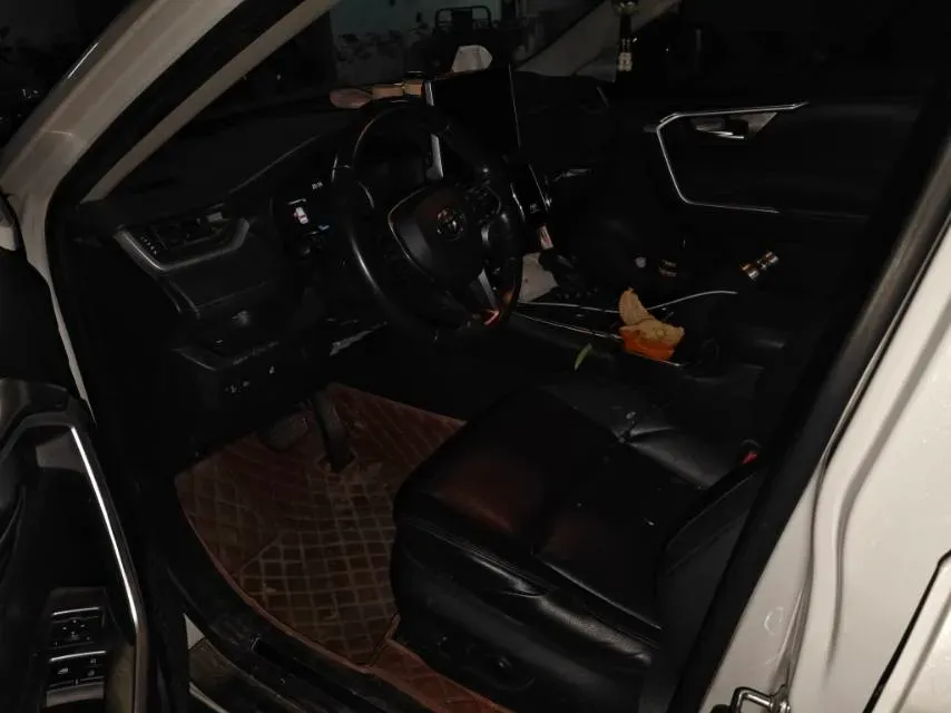 2021 Toyota Wildlander 2.5L 180HP L4 E-CVT PHEV 15.984KWH,autocango,china used car exporter,china ev exporter,chinese used car exporter,chinese used ev exporter