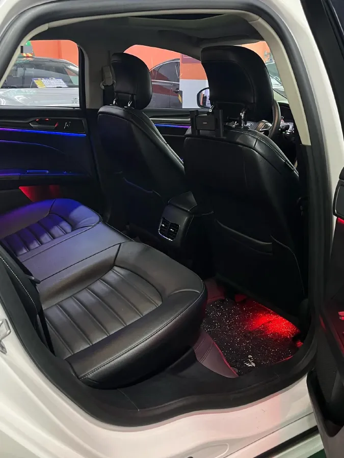 2018 Ford Mondeo 2.0T 204HP L4 6AT,autocango,china used car exporter,china ev exporter,chinese used car exporter,chinese used ev exporter