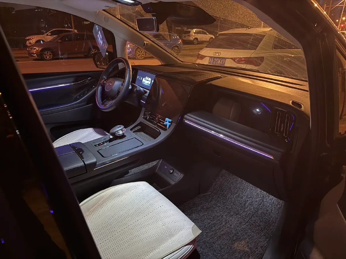 2023 GAC Trumpchi E9 2.0T 190HP L4 2DHT PHEV 25.57KWH,autocango,china used car exporter,china ev exporter,chinese used car exporter,chinese used ev exporter