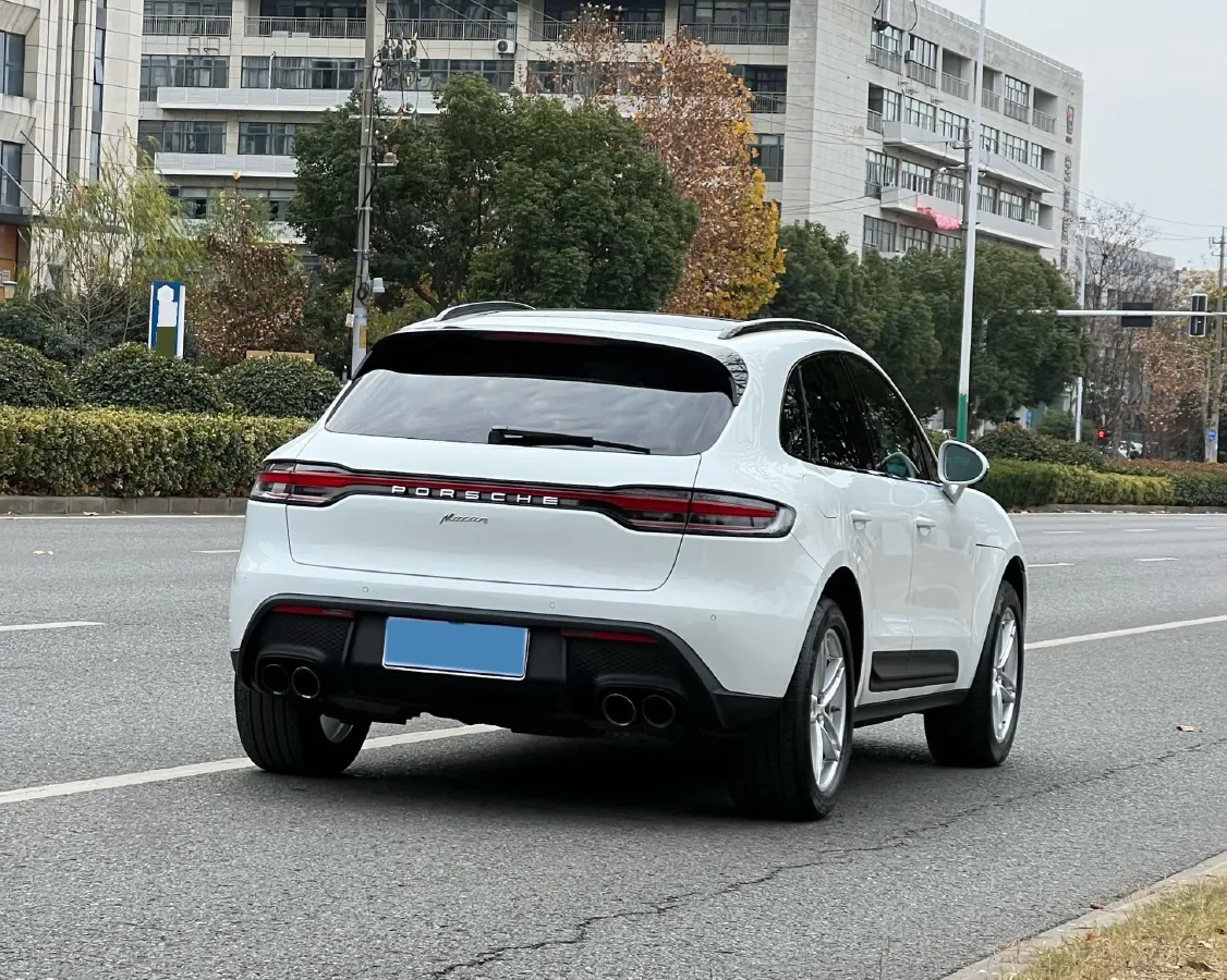 2022 Porsche Macan 2.0T 265HP L4 7DCT,autocango,china used car exporter,china ev exporter,chinese used car exporter,chinese used ev exporter