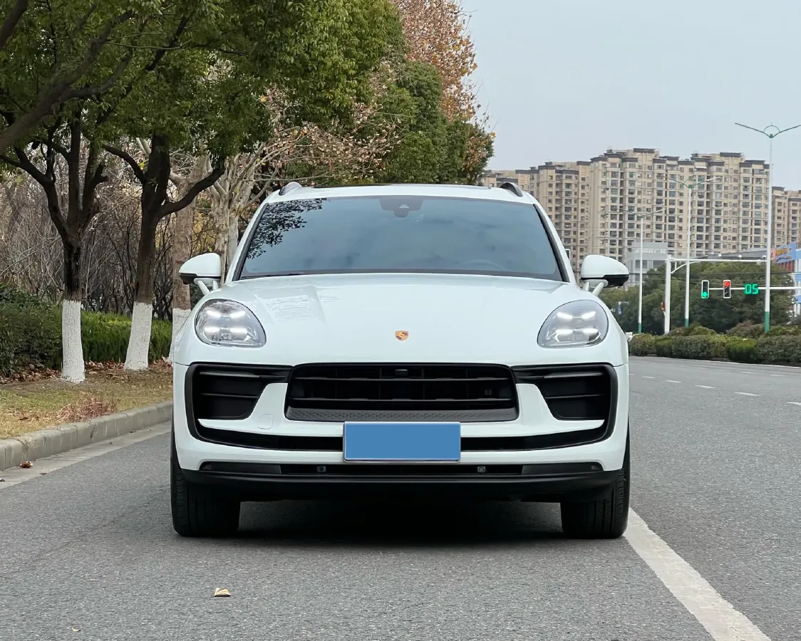 2022 Porsche Macan 2.0T 265HP L4 7DCT,autocango,china used car exporter,china ev exporter,chinese used car exporter,chinese used ev exporter