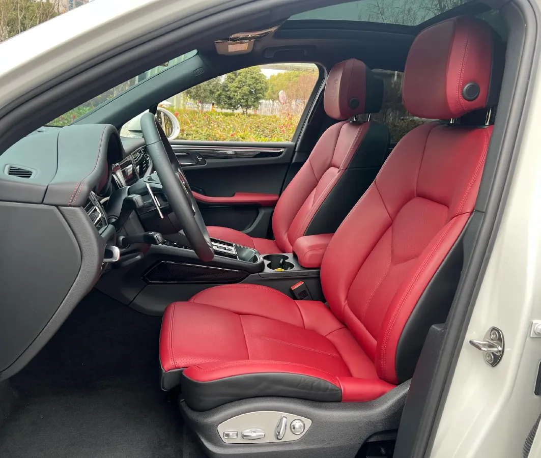 2022 Porsche Macan 2.0T 265HP L4 7DCT,autocango,china used car exporter,china ev exporter,chinese used car exporter,chinese used ev exporter