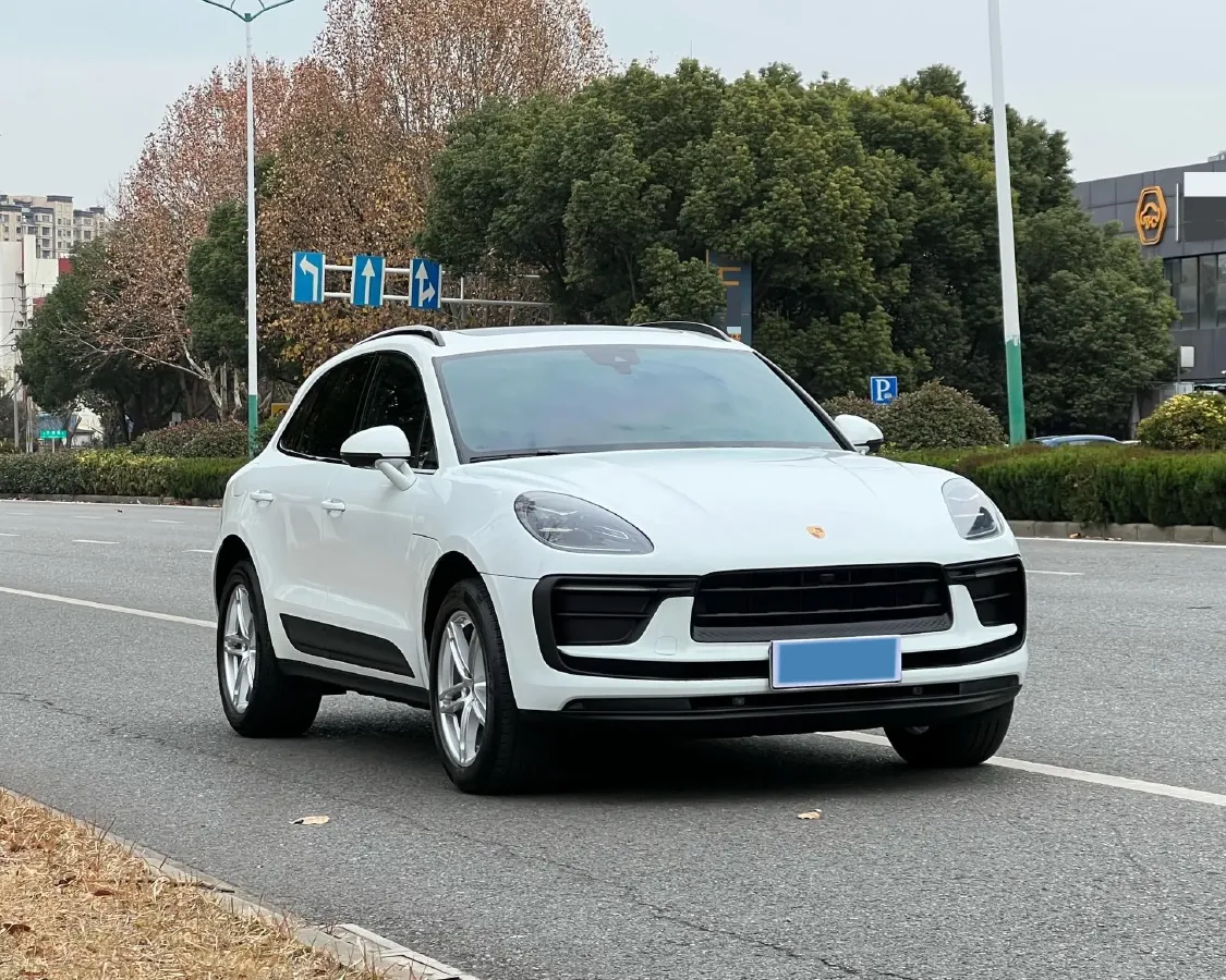 2022 Porsche Macan 2.0T 265HP L4 7DCT,autocango,china used car exporter,china ev exporter,chinese used car exporter,chinese used ev exporter