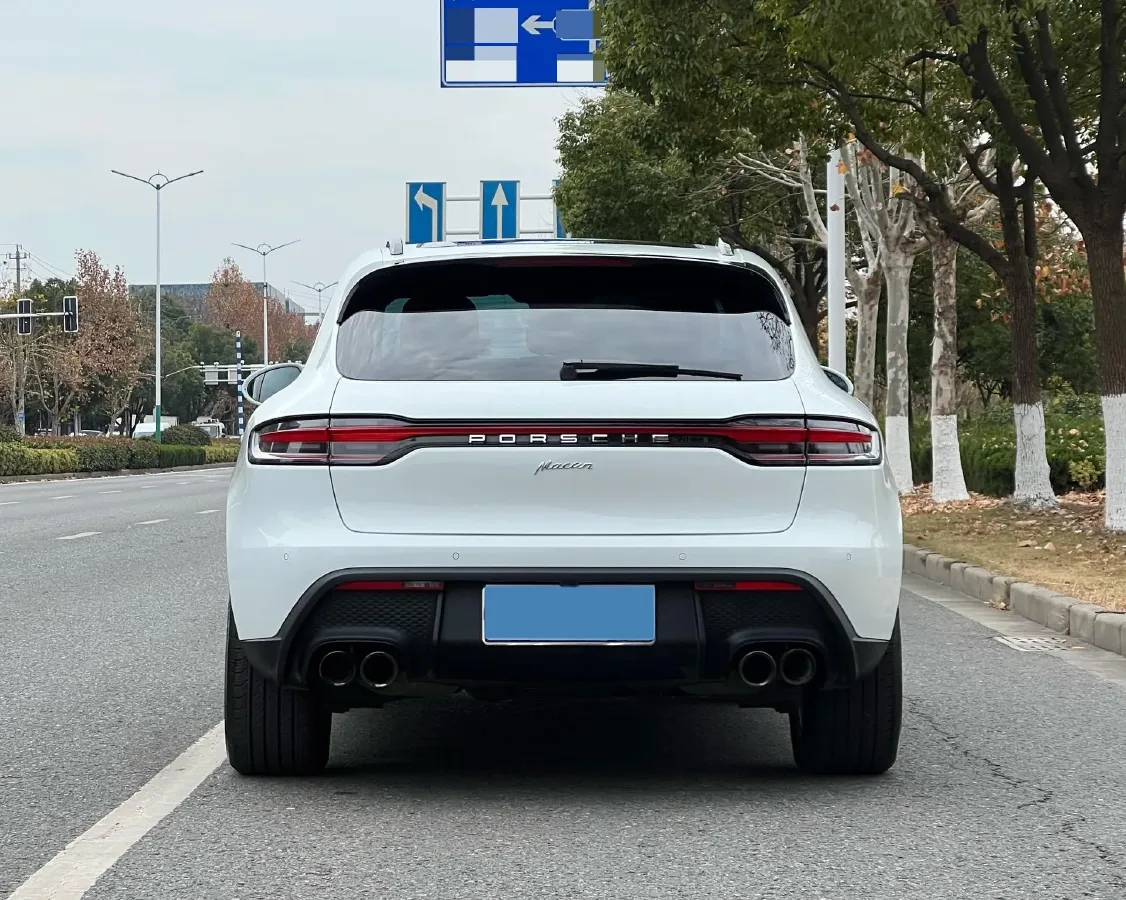 2022 Porsche Macan 2.0T 265HP L4 7DCT,autocango,china used car exporter,china ev exporter,chinese used car exporter,chinese used ev exporter